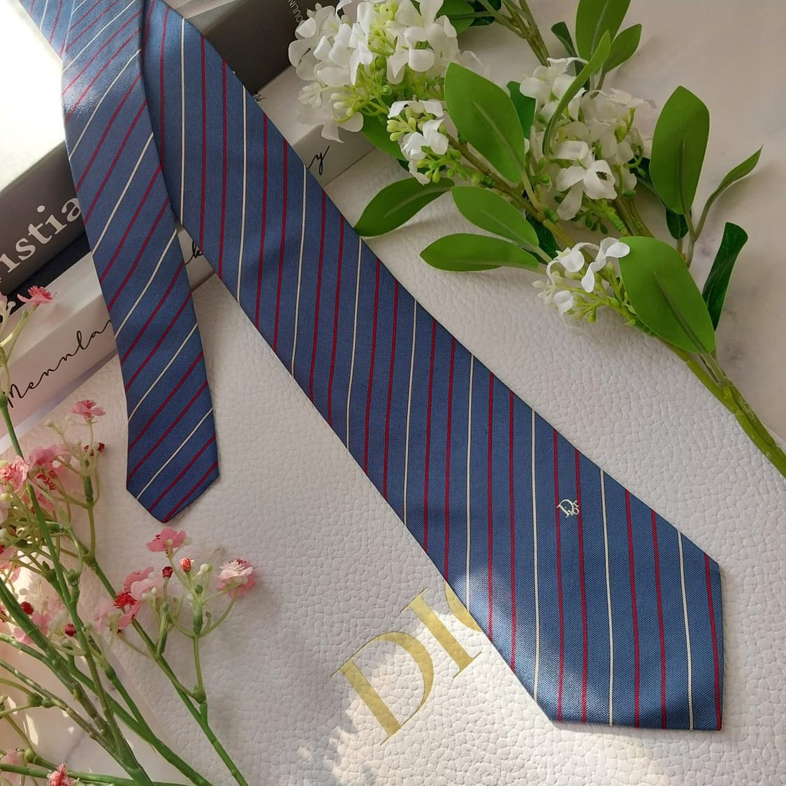 디올 실크 스트라이프 로고 포인트 넥타이 8.2cm A+등급 K1777
 상품이미지2