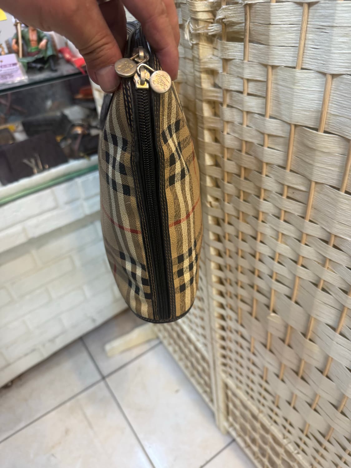 정품 버버리 노바체크 빈티지 쇼퍼백 팝니다 상품이미지3