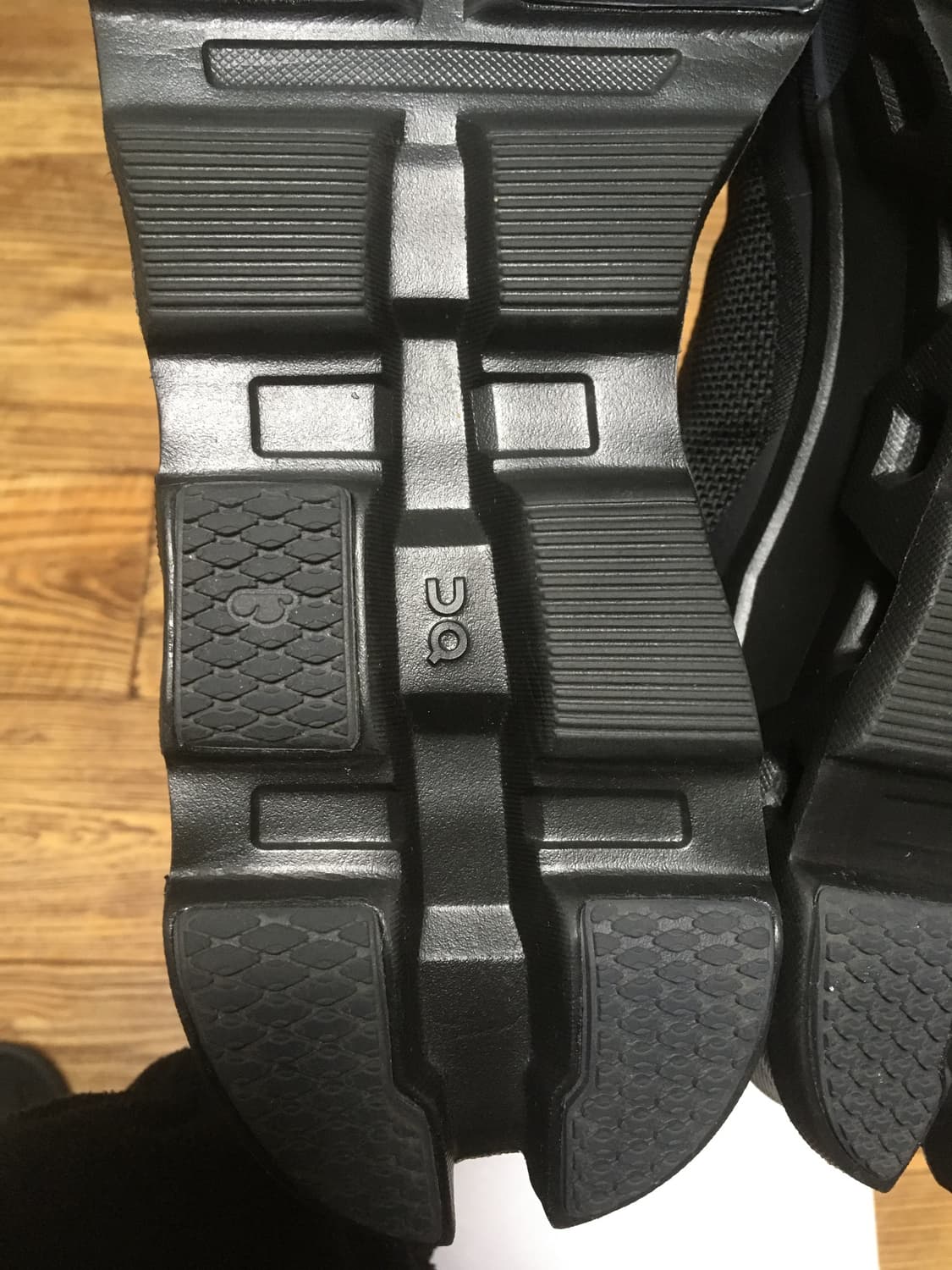 온러닝 파프 클라우드몬스터2 블랙 판매합니다 상품이미지8