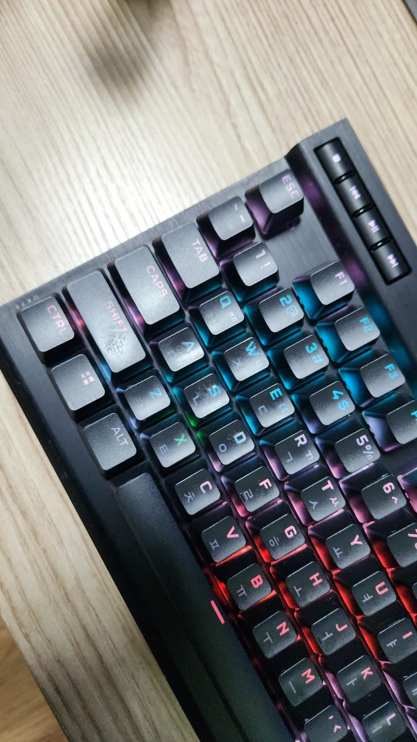 # 커세어 K70 RGB TKL 기계식 게이밍 유선 텐키리스 키보드 상품이미지6