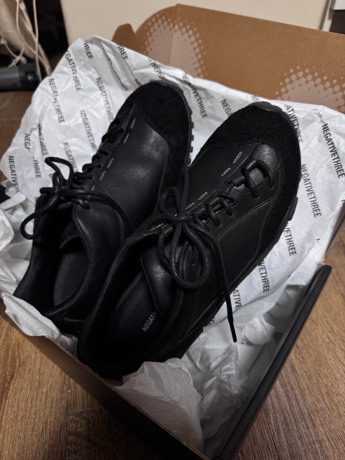 네거티브쓰리 Curved Lace No.2 Sneakers_Black 상품이미지3