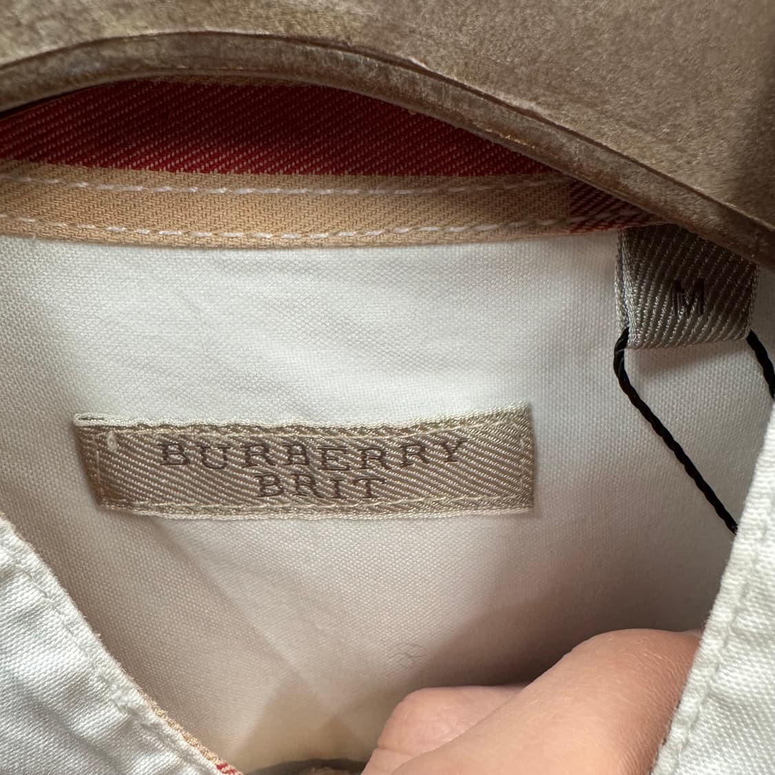 버버리 브릿 긴팔 셔츠 코튼 버튼업 원포켓 디테일 화이트 상품이미지6