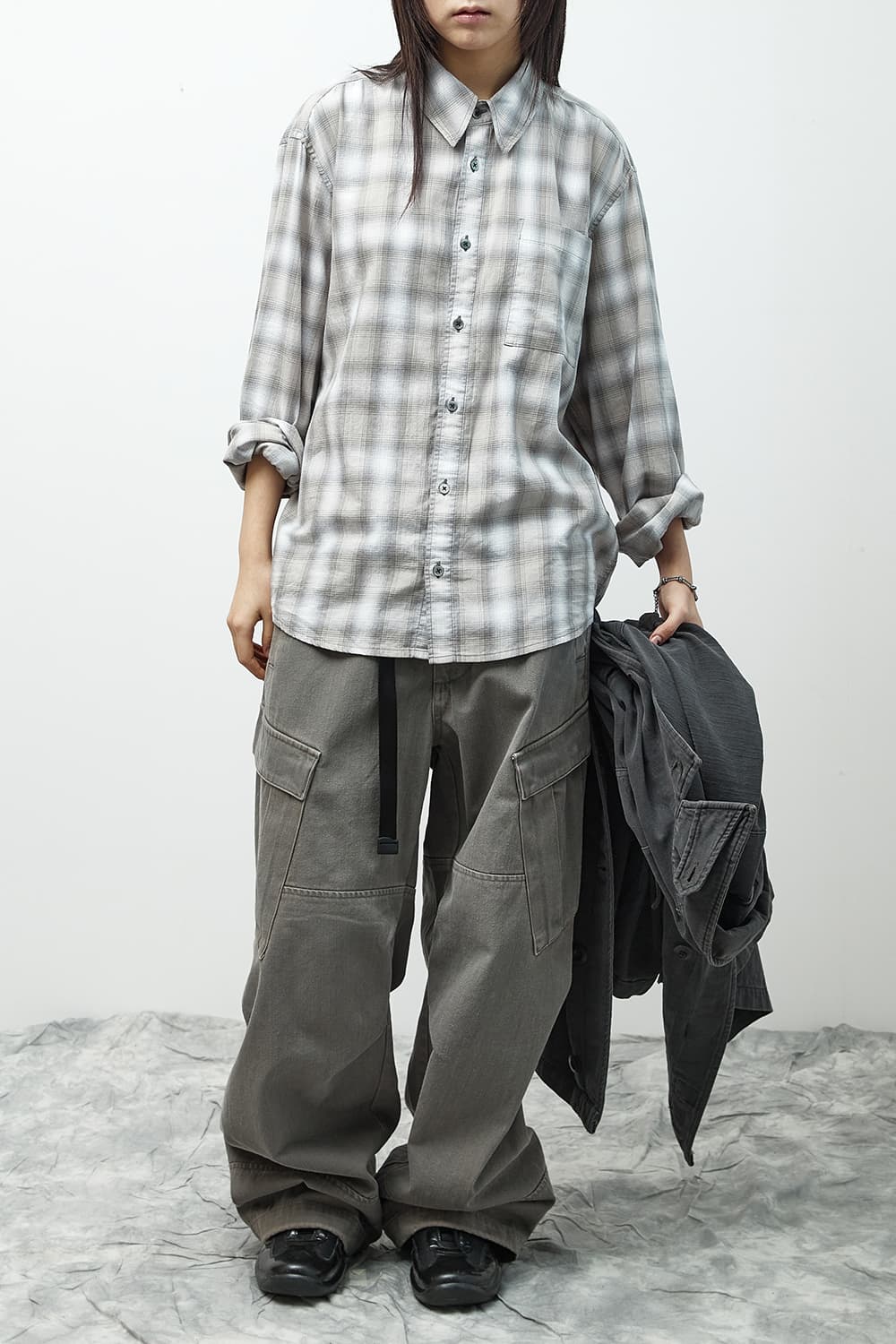 해칭룸 옴브레 셔츠 올리브 4사이즈 상품이미지3