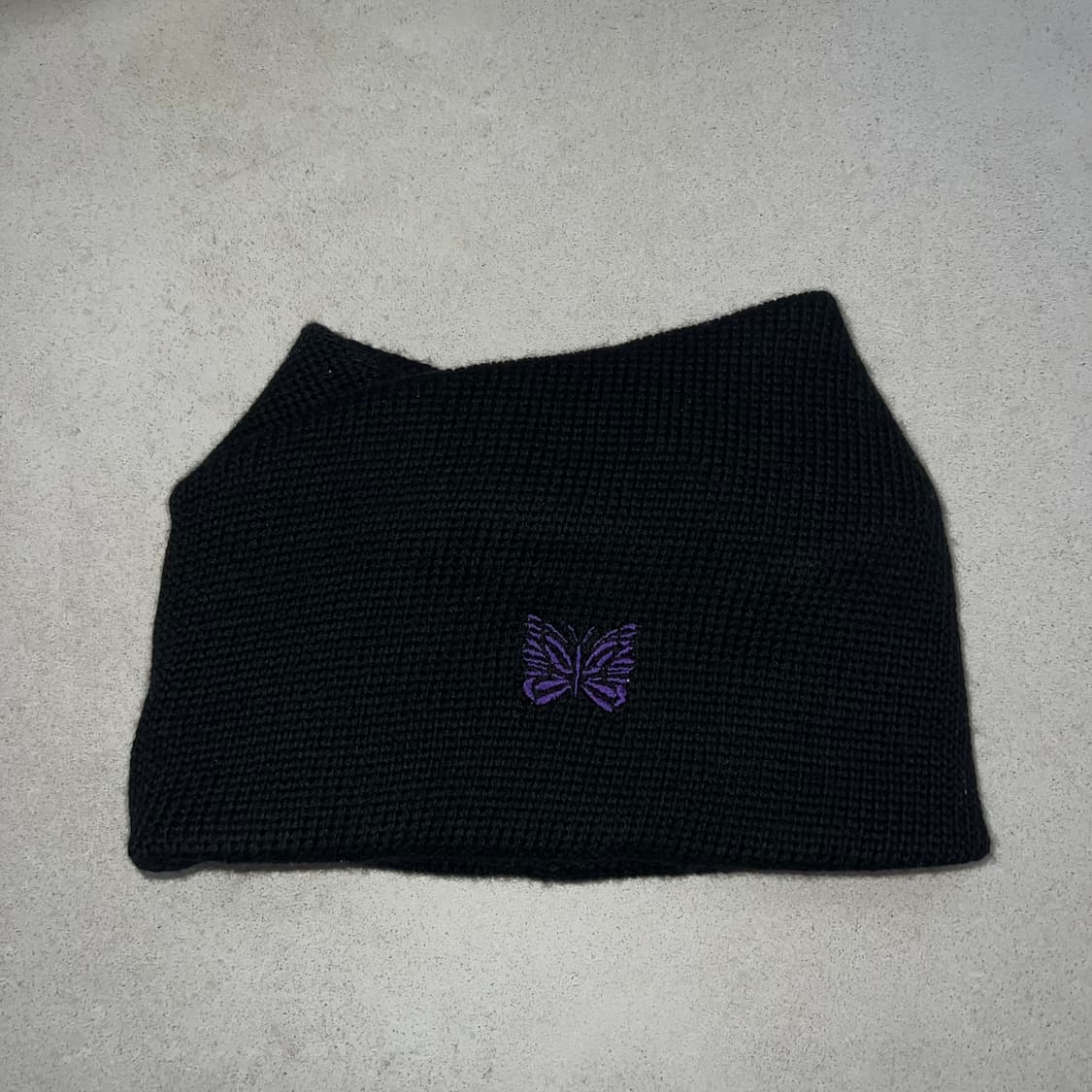 니들스 블랙 헤어밴드/ 비니 상품이미지1