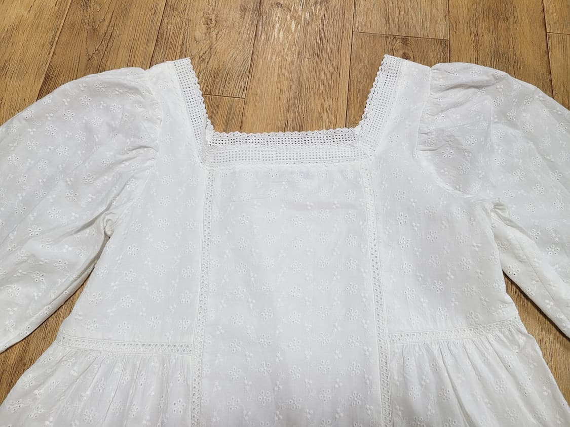 메이비베이비 디어리스트 화이트 펀칭원피스 55-66 새상품 상품이미지2