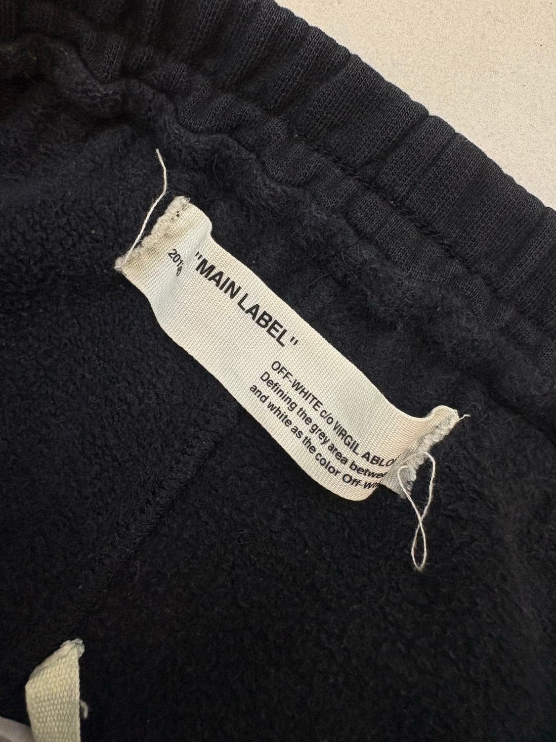 오프화이트 컷오프 반바지 상품이미지5