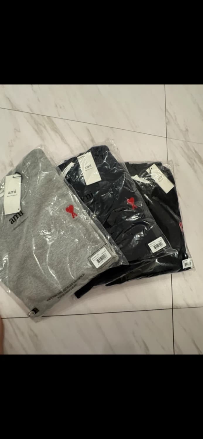 🔥[무료배송/새상품]🔥아미 맨투맨 논기모 스몰로고 남녀공용 / 그레이 상품이미지1