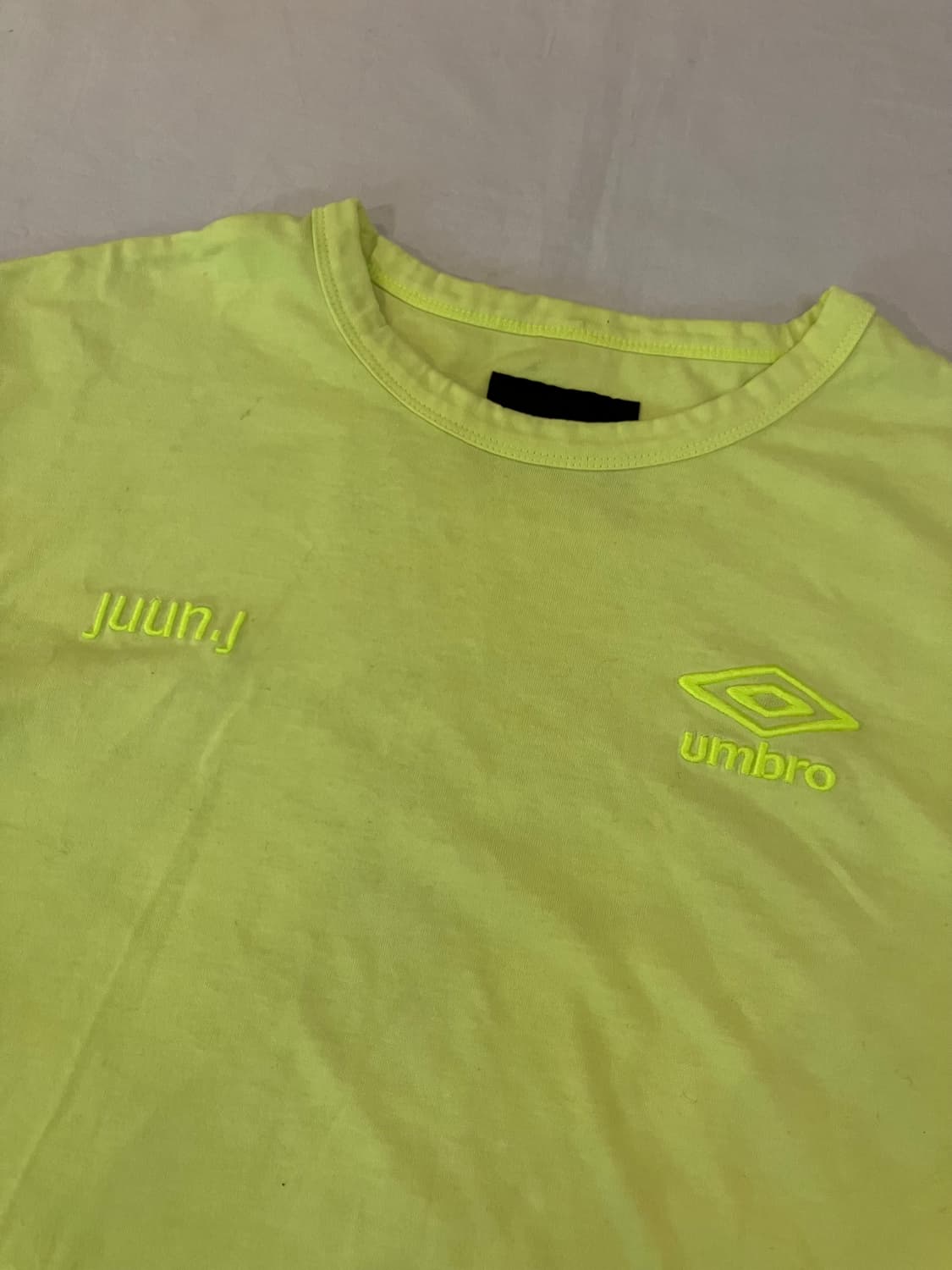 18시즌 준지 X 엄브로 백로고 네온 반팔 티셔츠 상품이미지2