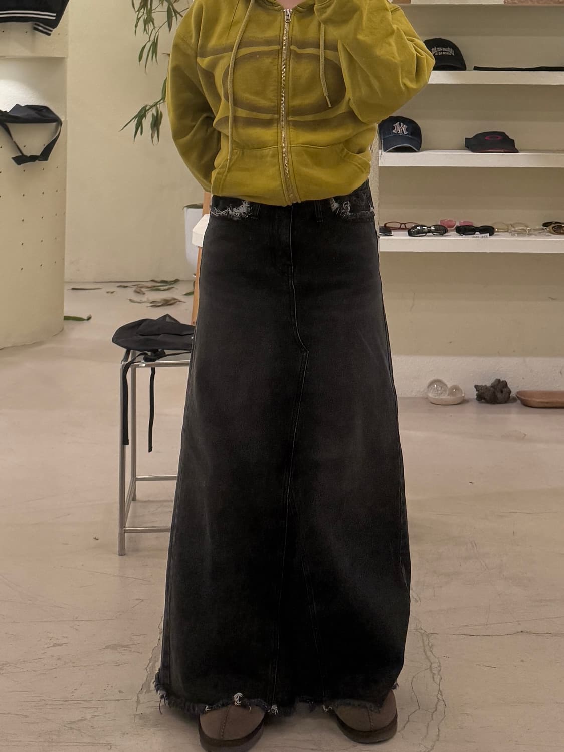 블랙 워시드 컷오프 데님 롱 스커트 U717 상품이미지1