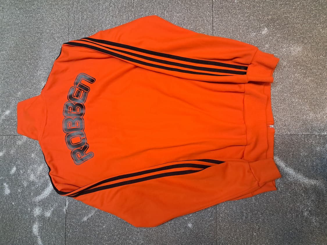 아디다스 ROBBEN 트랙탑 100아디다스 ROBBEN 트랙탑 오렌지색상 상품이미지2