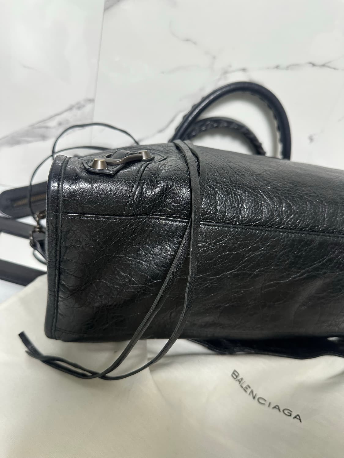 [A+ 정품] 발렌시아가 시티 모터백 미디움 블랙 상품이미지6