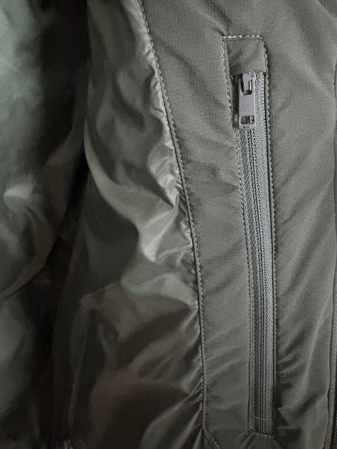 유니클로 심리스다운파카 패딩 상품이미지3