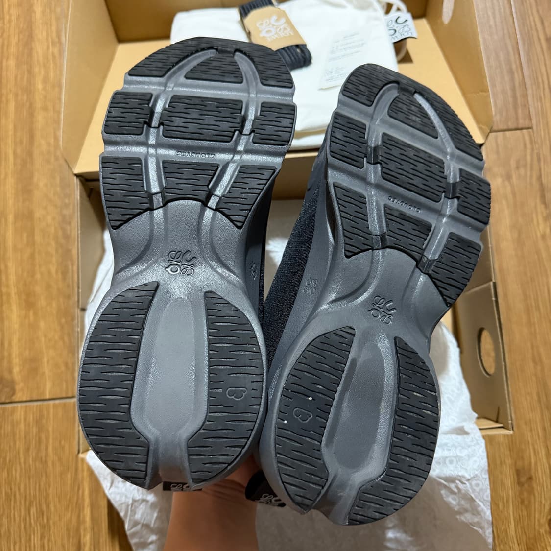 [44] 로에베 X 온러닝 클라우드솔로 블랙 상품이미지4