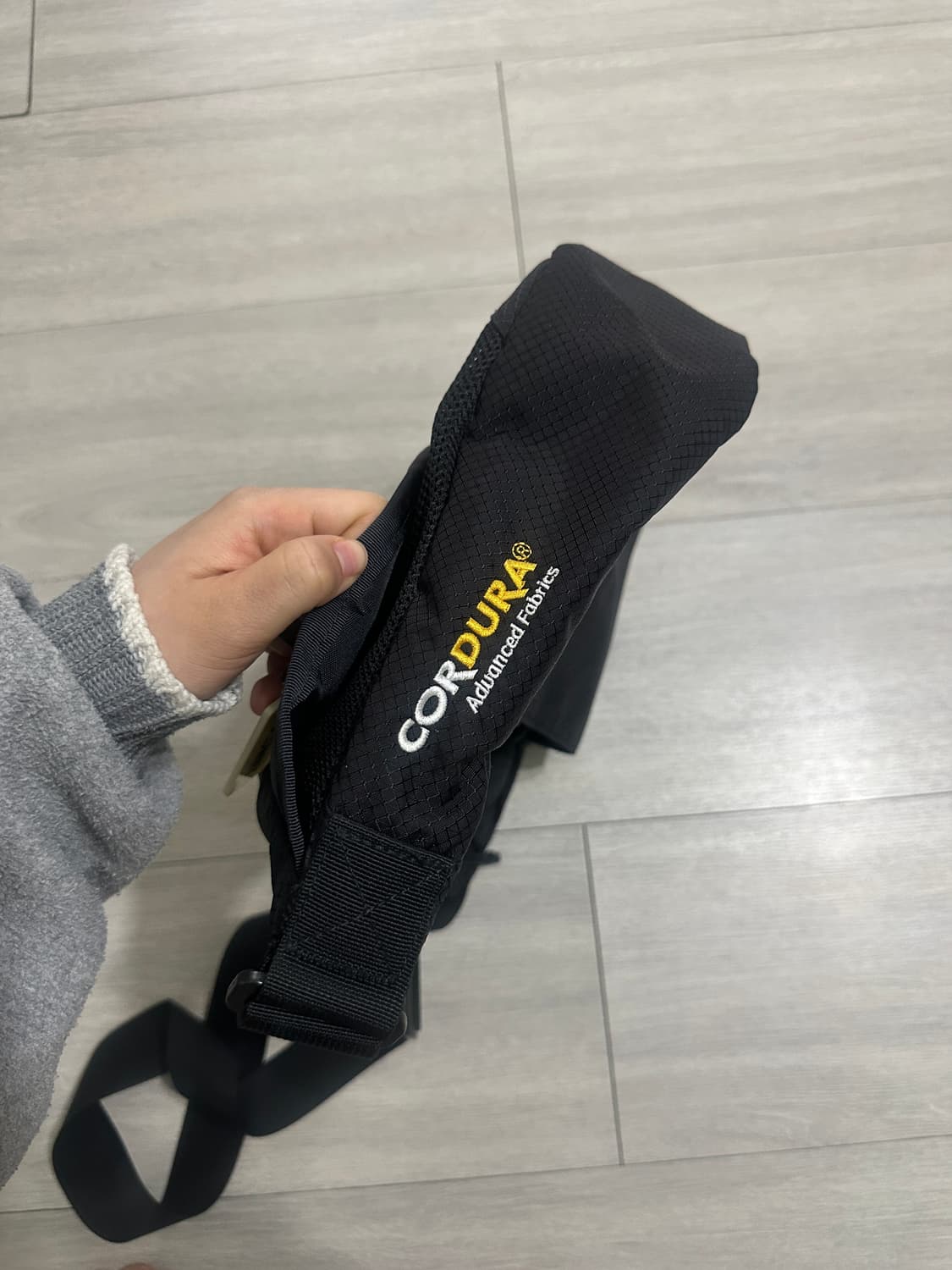 슈프림 스몰메신저백 블랙 22s 상품이미지8