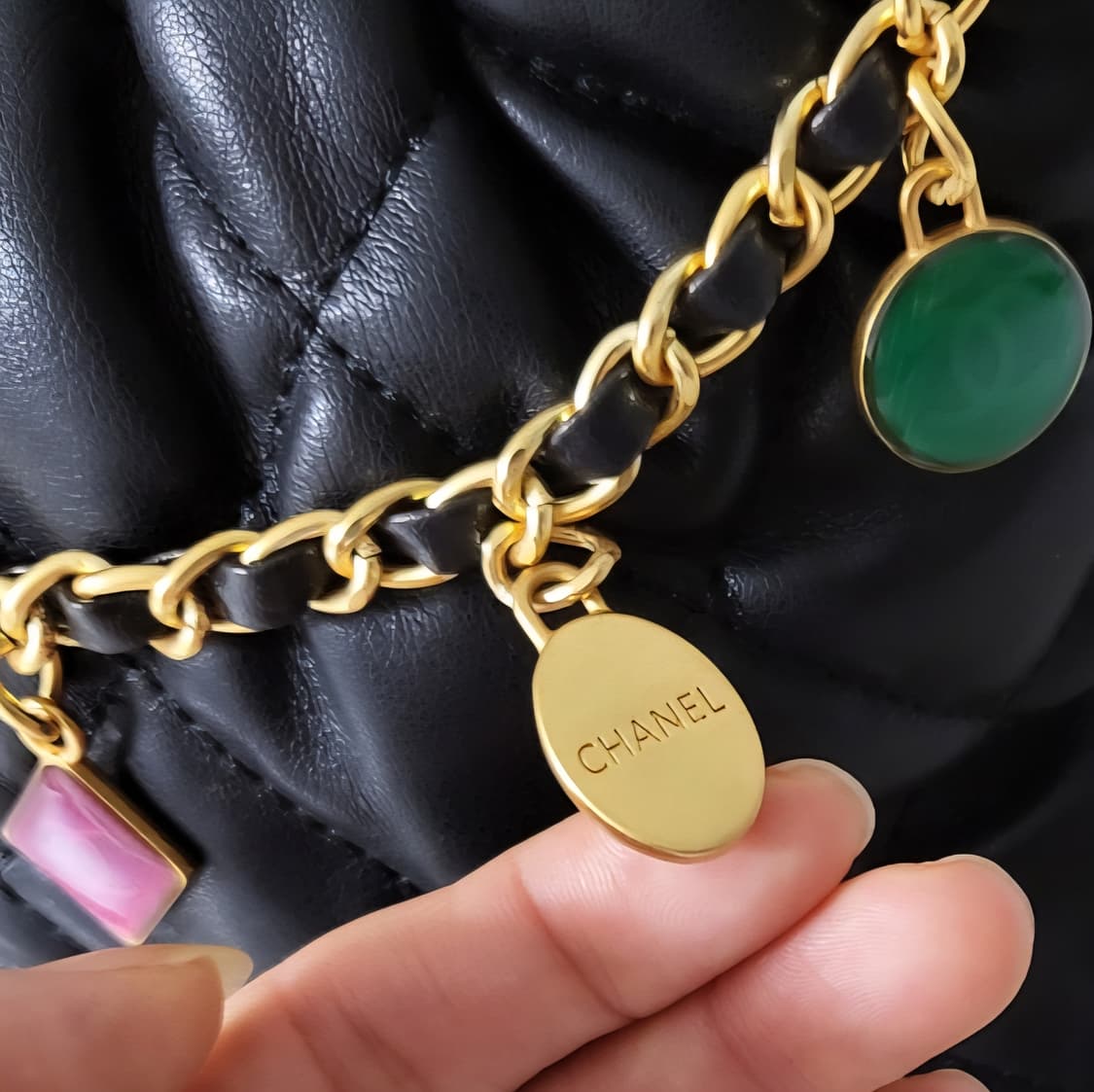 샤넬 뷰티 참장식 램스킨 크로스백 상품이미지3