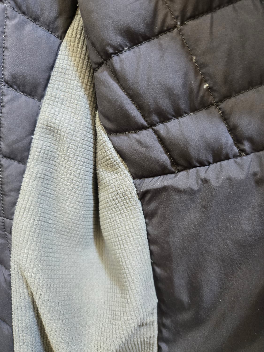 아크테릭스 구스다운 블랙패딩  상품이미지5