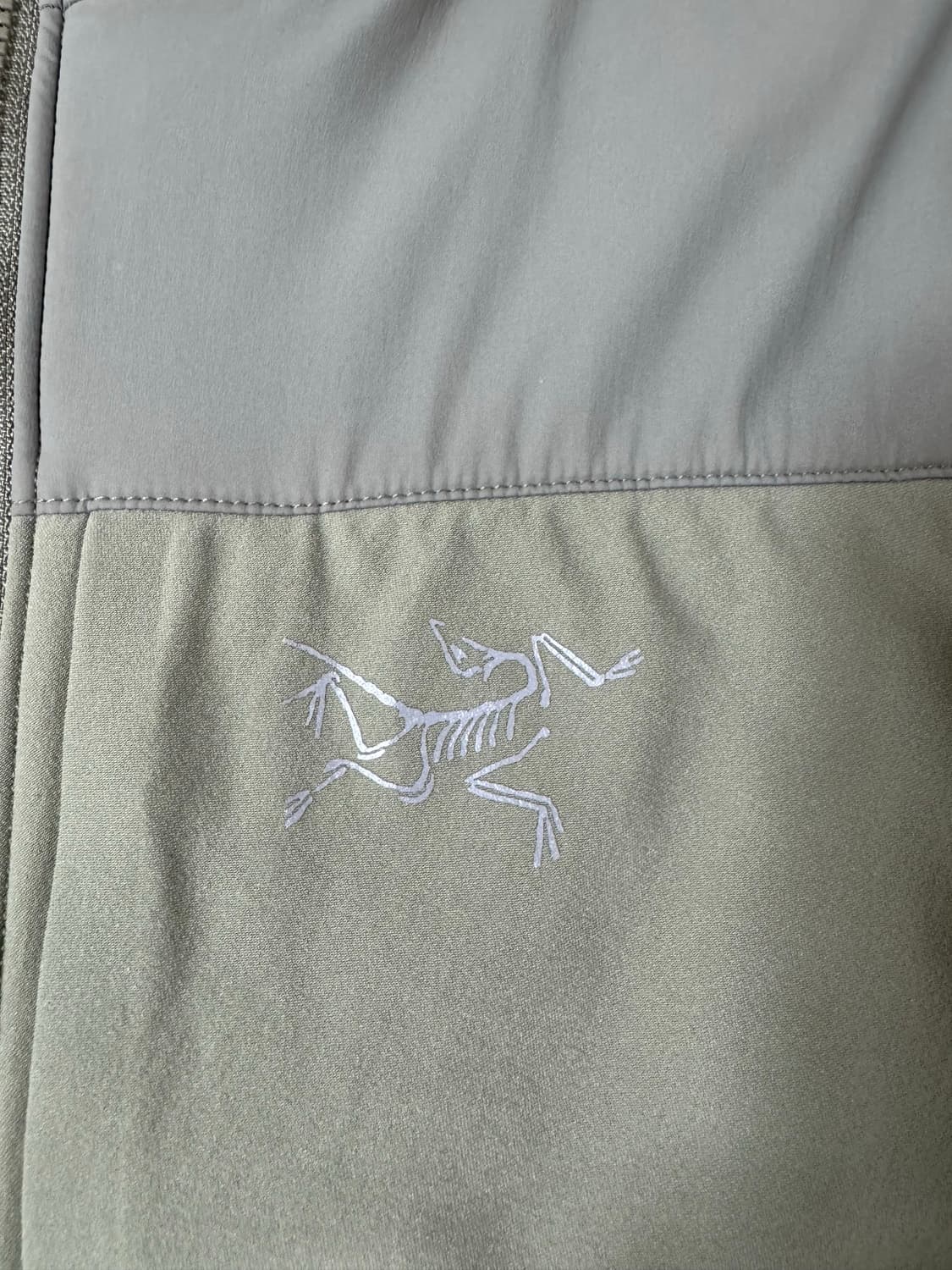 XL 아크테릭스 프로톤 lt 후드 디스토션 패딩 자켓 그레이 리프 상품이미지2