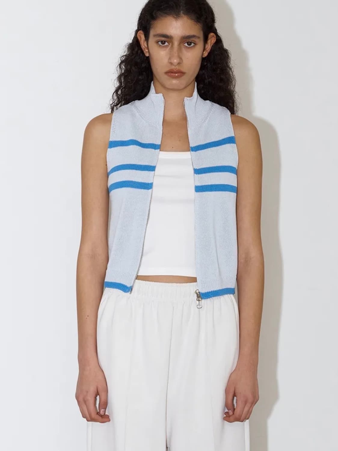 새상품) 폴리수엠 니트베스트 페일블루 상품이미지2