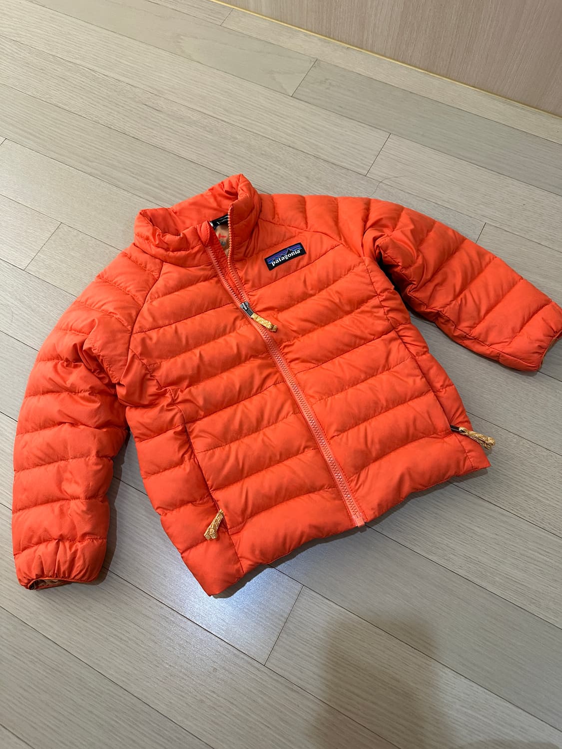 파타고니아 키즈 경량패딩 3T 상품이미지1