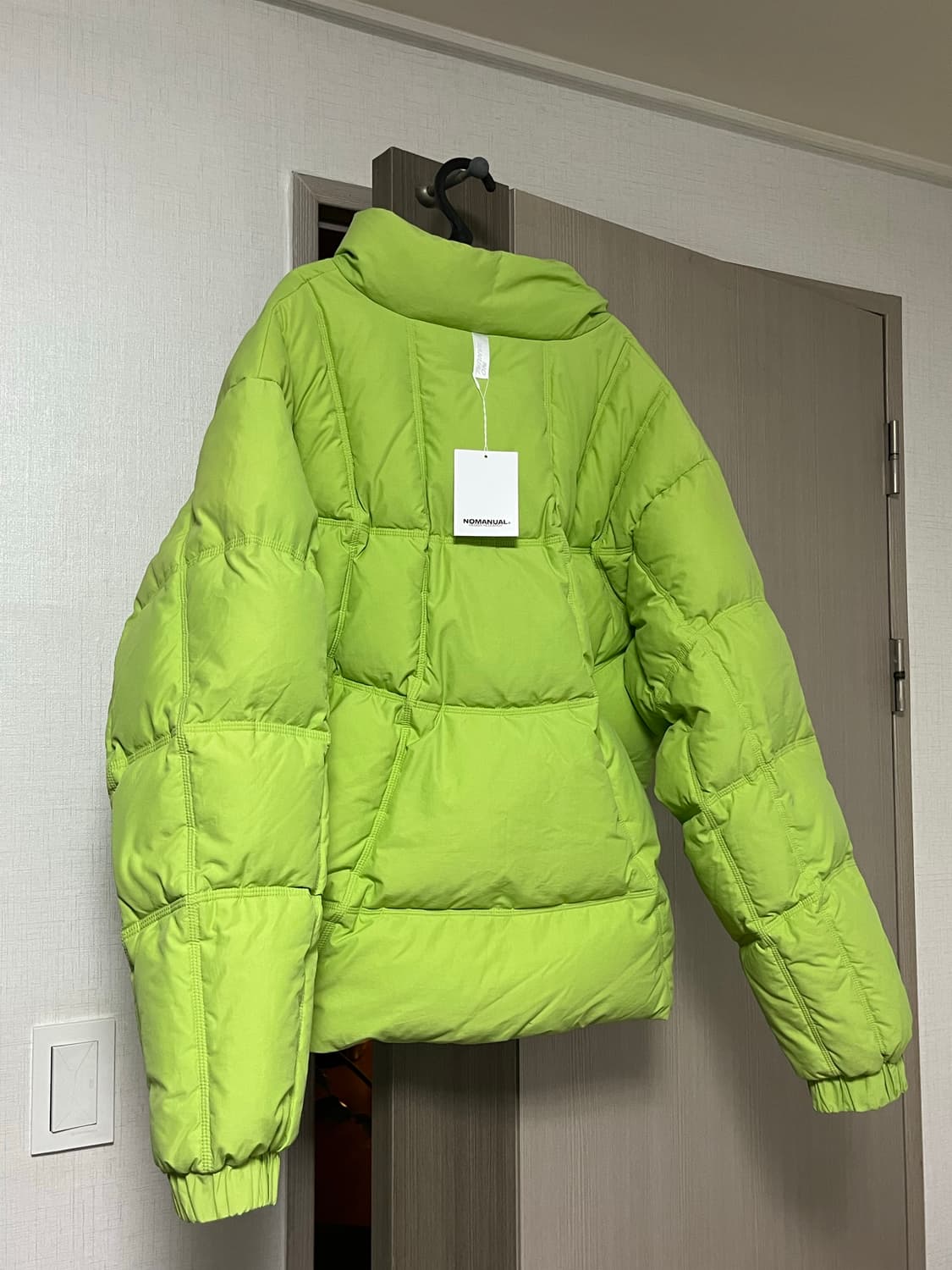 노매뉴얼 덕다운 패딩 CURVE DOWN JACKET - LIME 상품이미지9