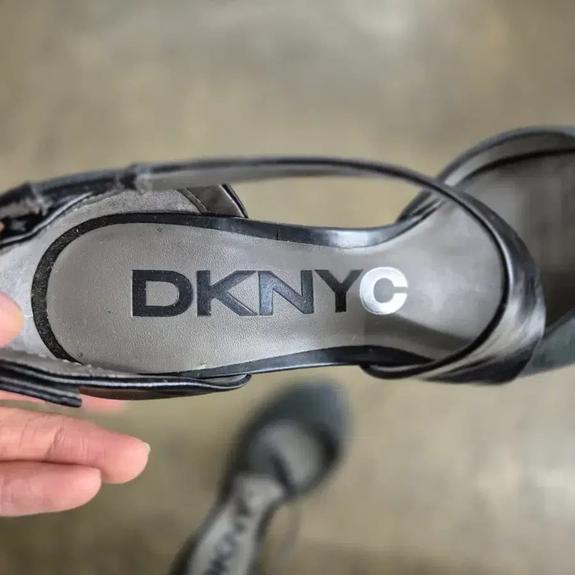 DKNY 블랙 힐 240 상품이미지8
