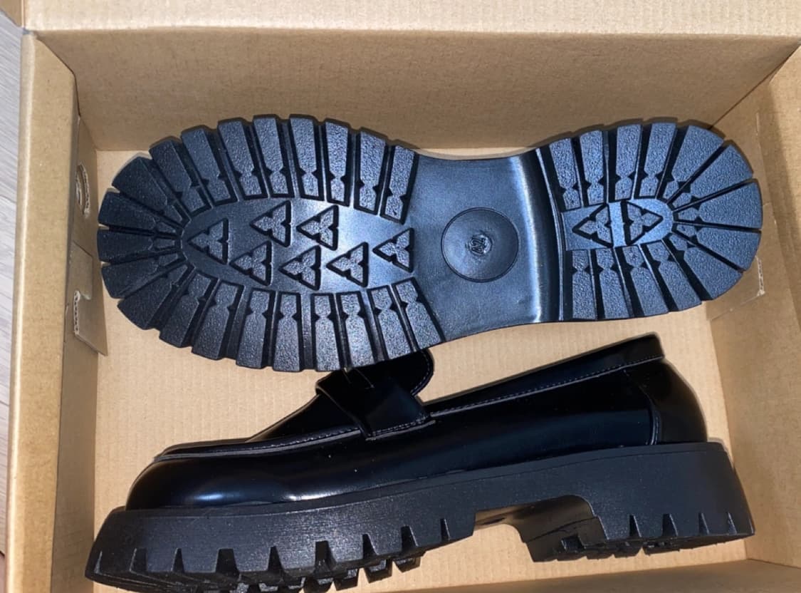 식스핏 로퍼 팝니다 상품이미지2