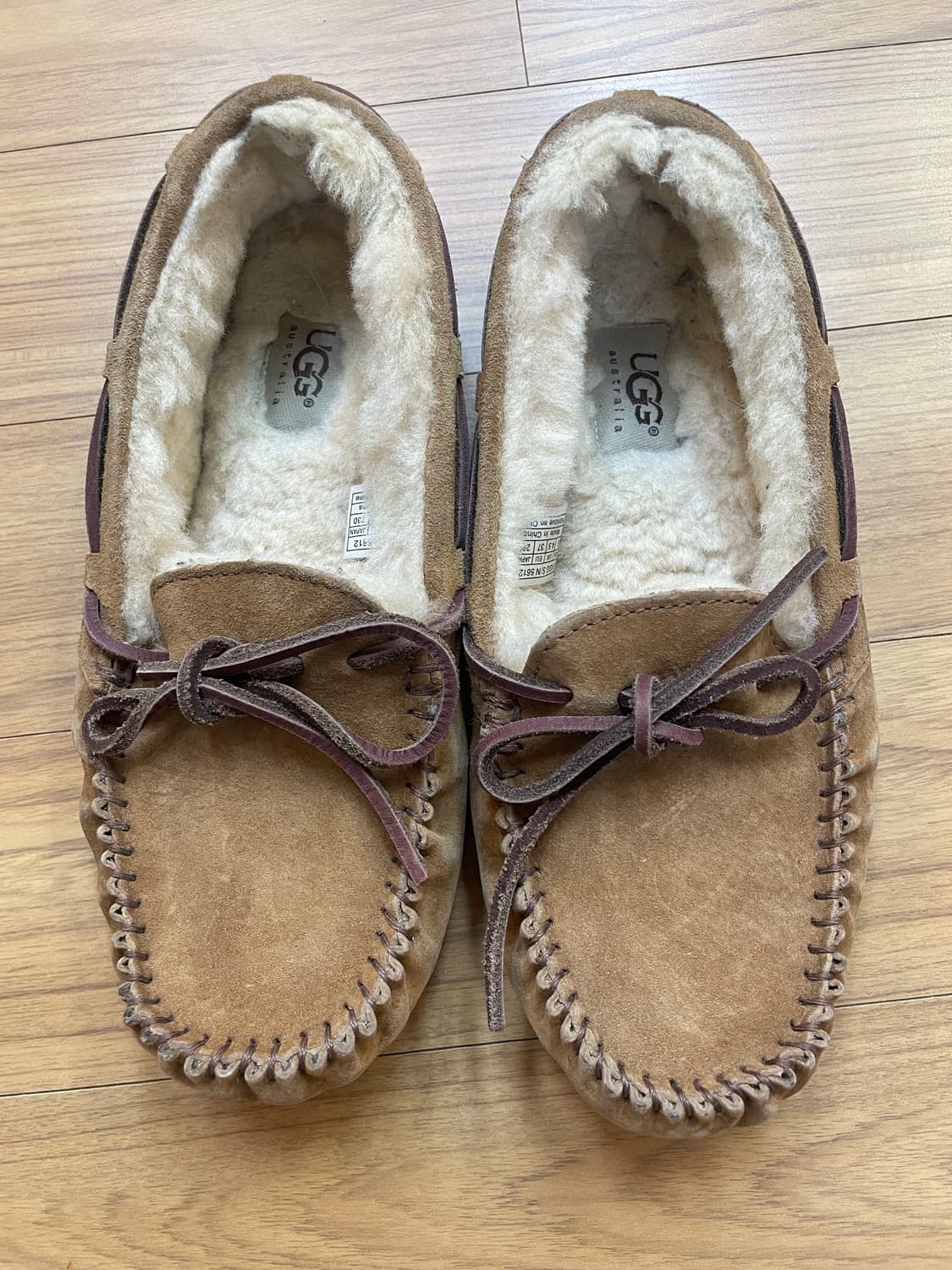 UGG 어그다코타모카신 230m 상품이미지1