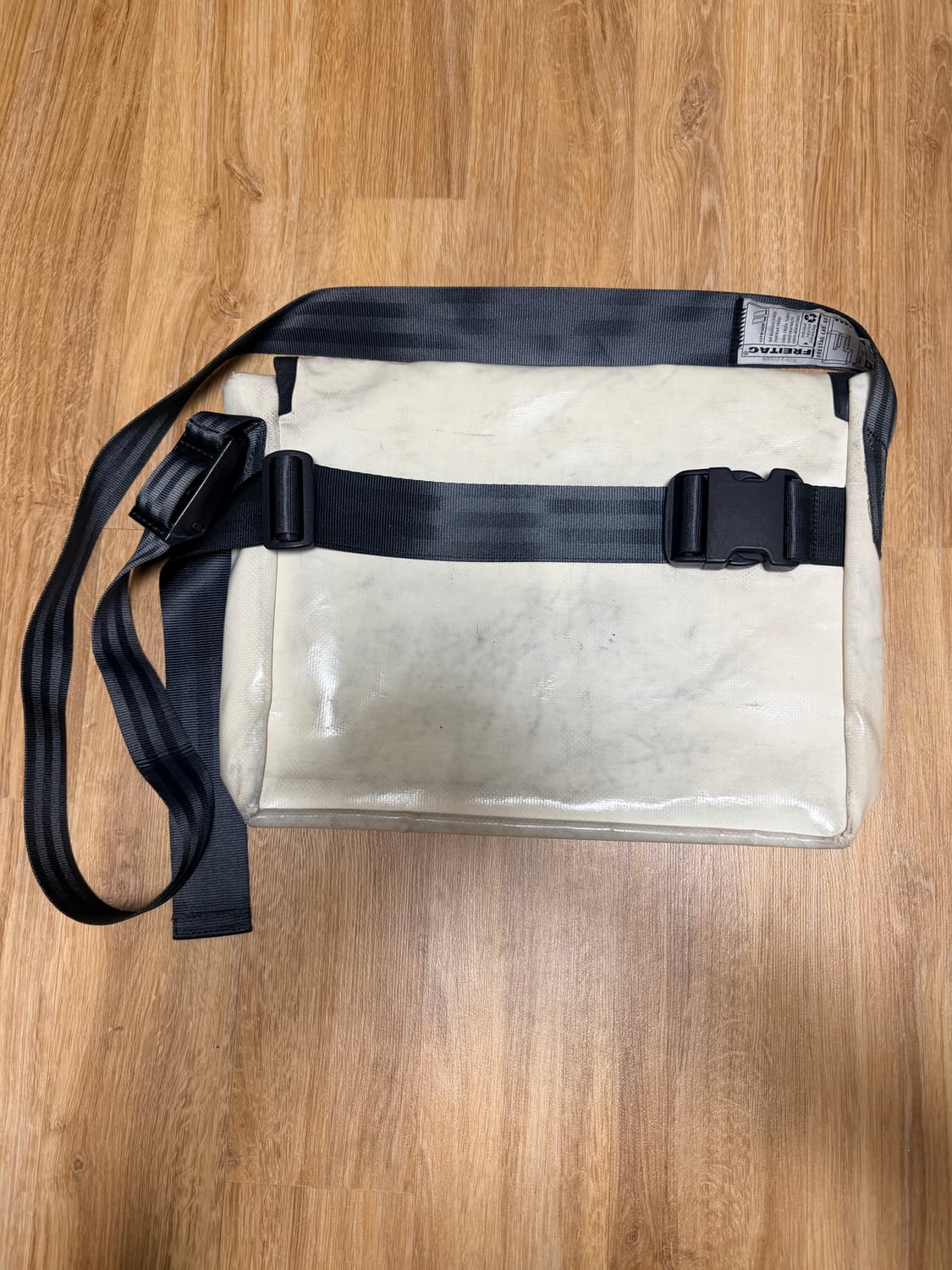 프라이탁 라씨 올화이트 상품이미지2