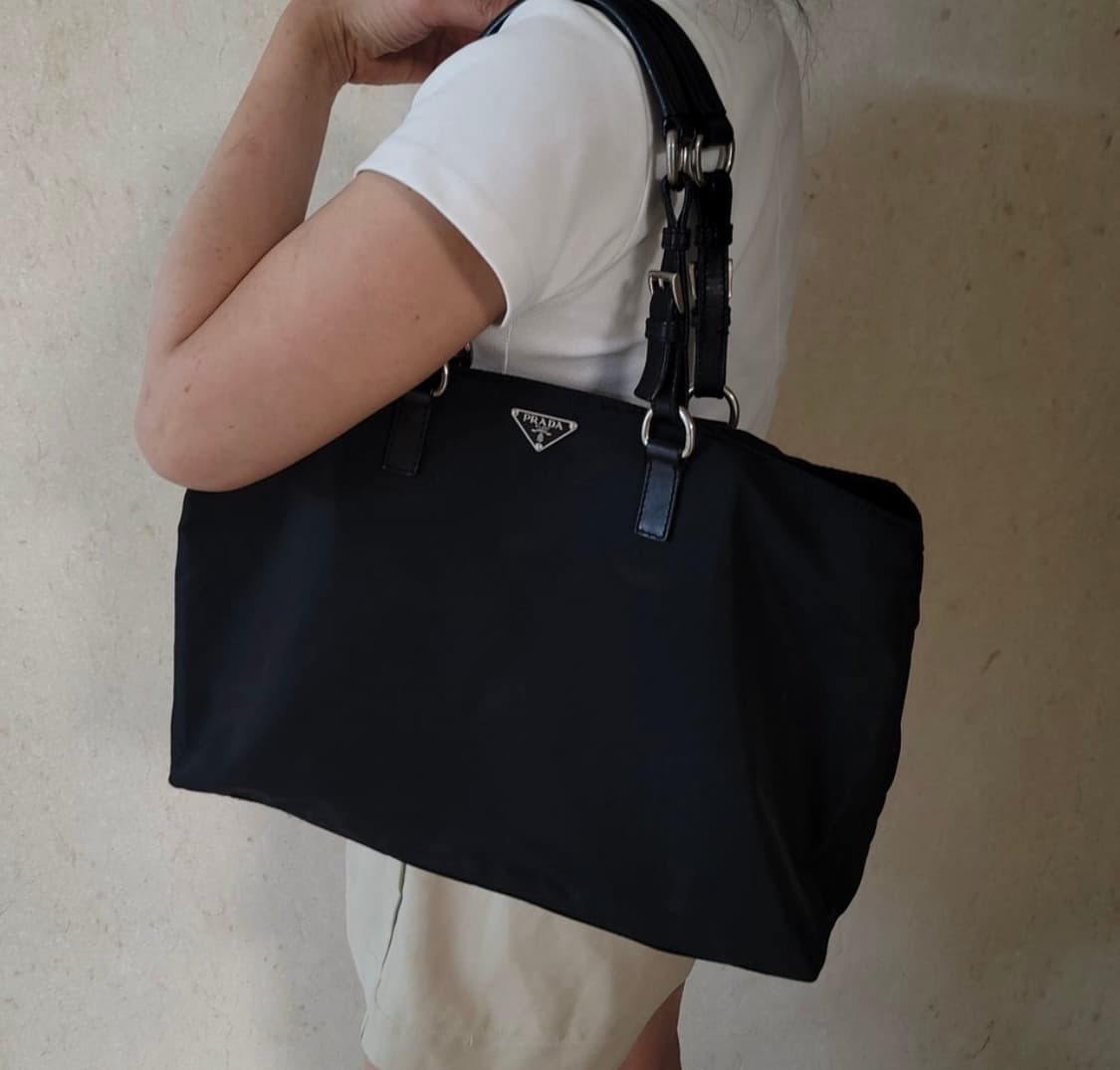 프라다 포코노 숄더백 블랙 상품이미지1