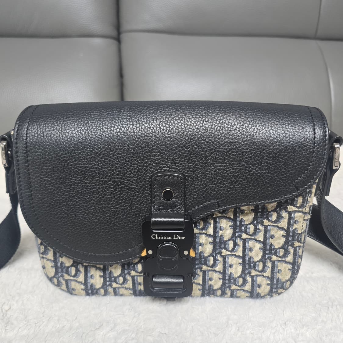 디올 오블리크 플랩백 상품이미지2