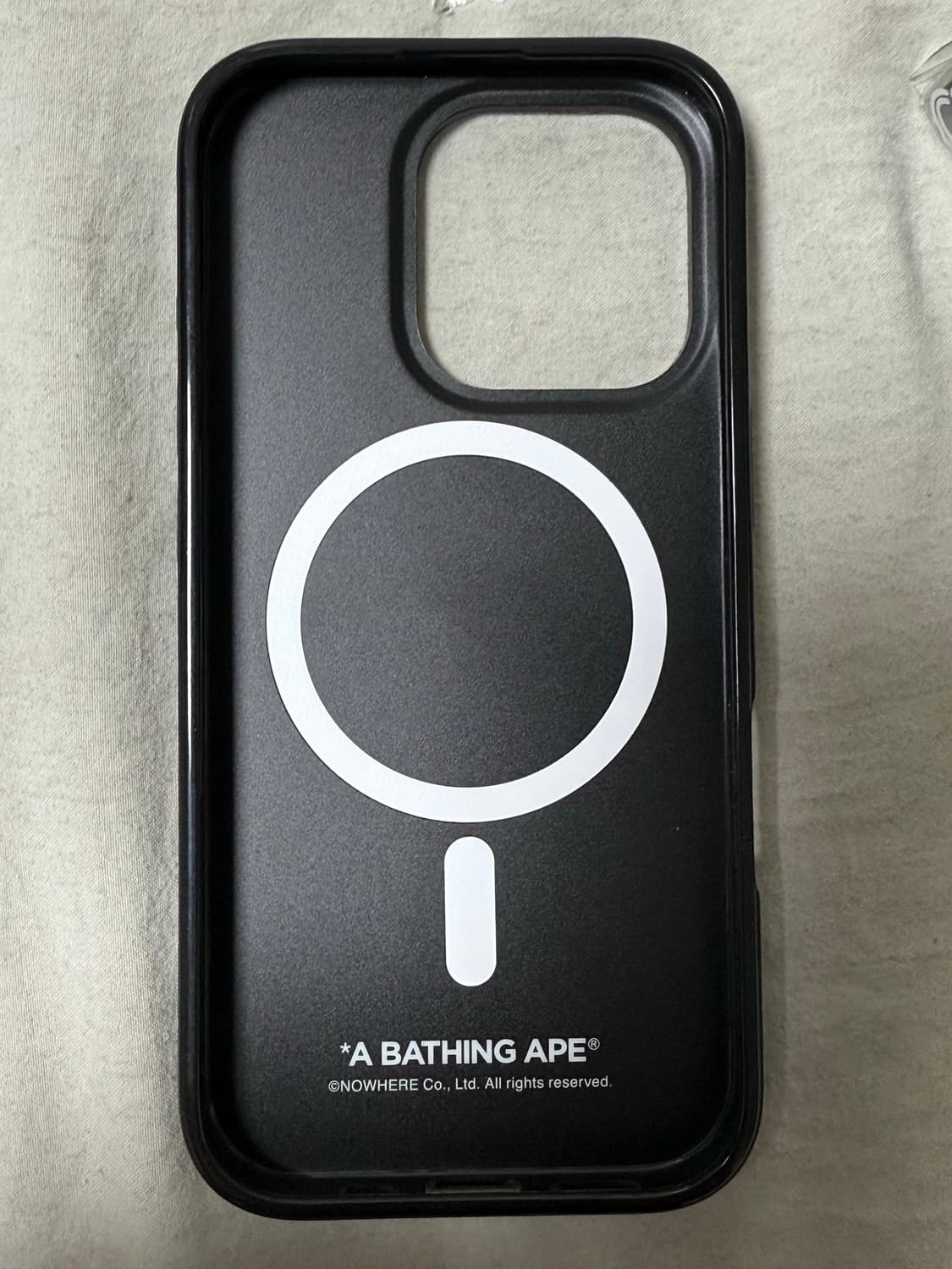 아이폰 16프로 베이프 케이스 상품이미지3