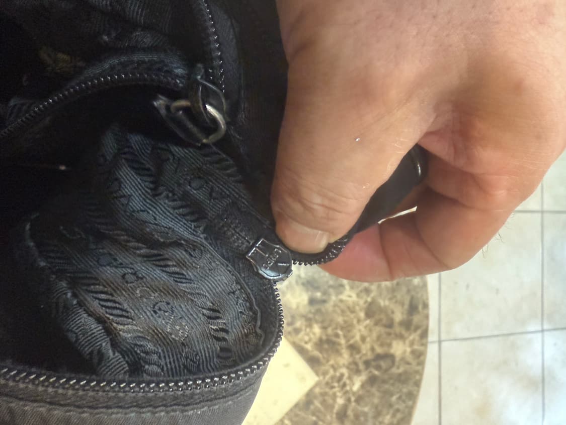 정품 프라다 나일론 메신저백 팝니다 상품이미지9