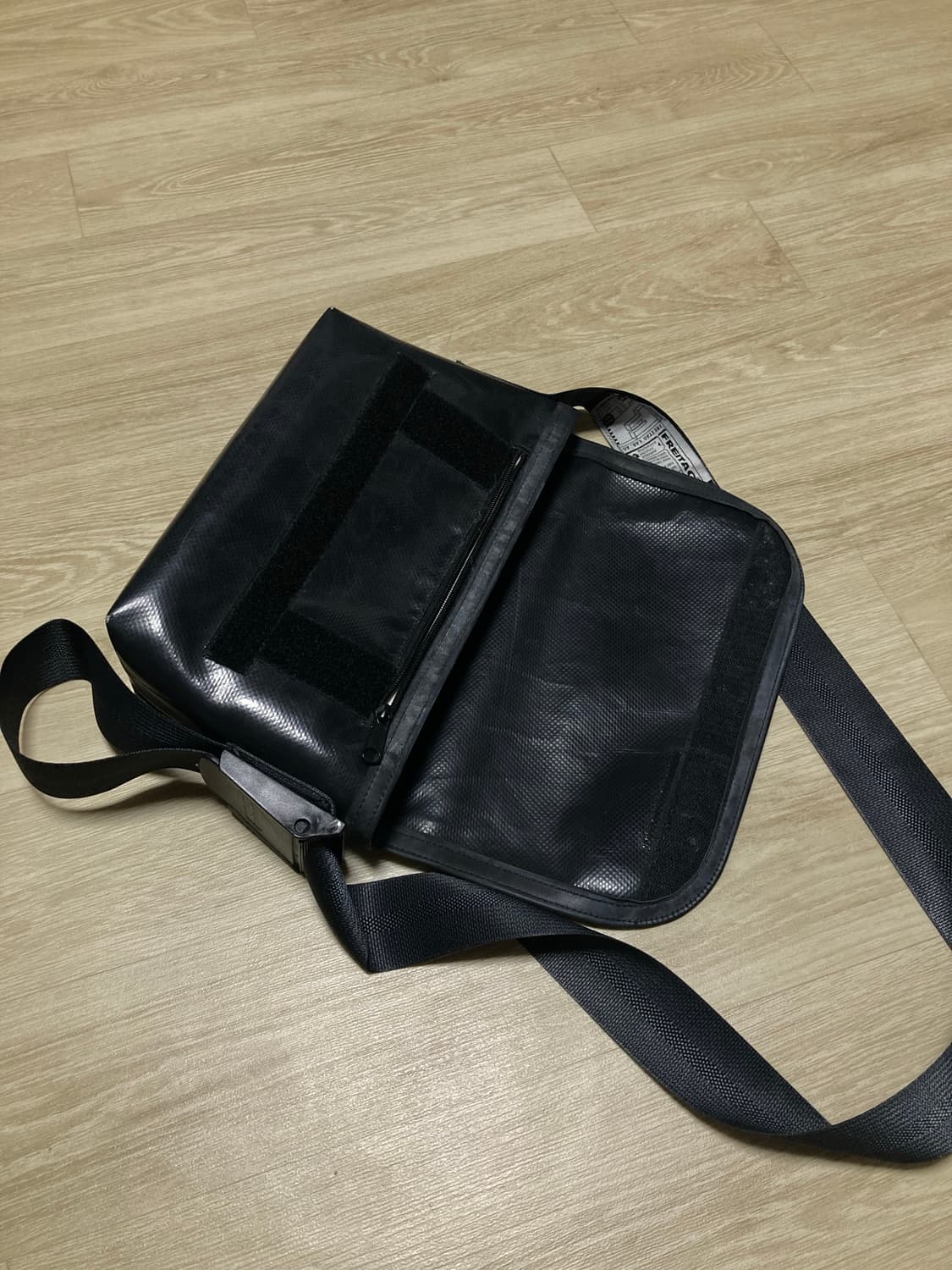 프라이탁 하파오 흰검 상품이미지3