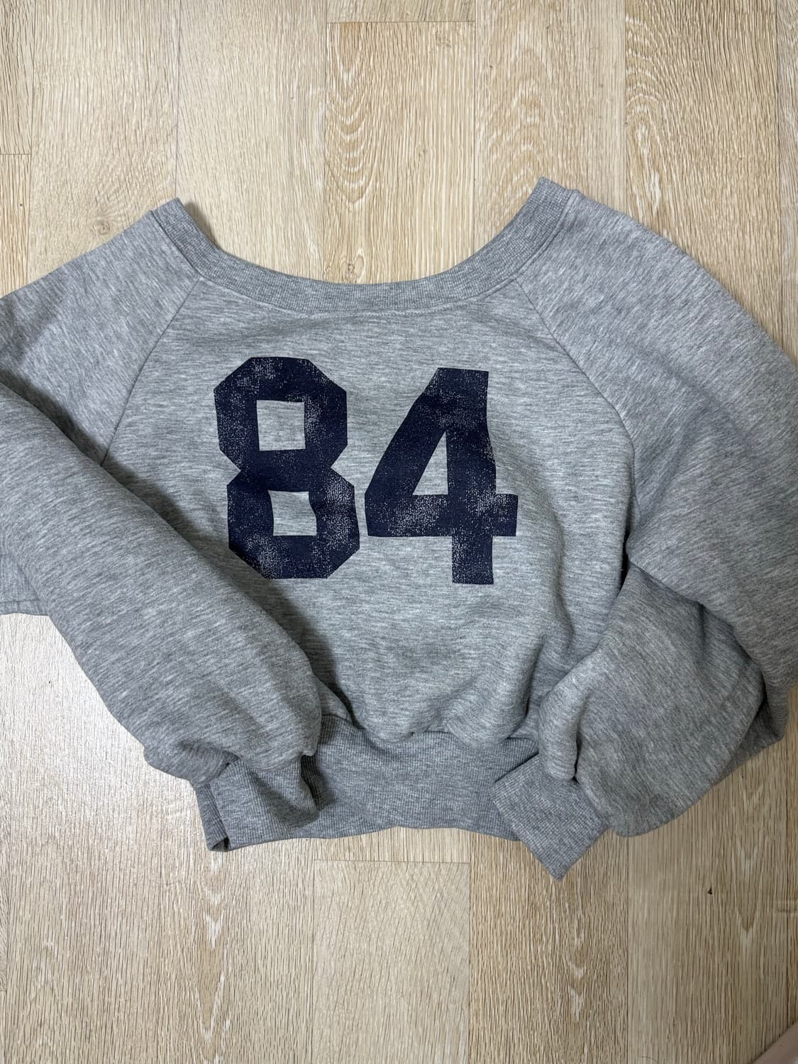 아워캐비넷 number off mtm 오프숄더맨투맨그레이 상품이미지5