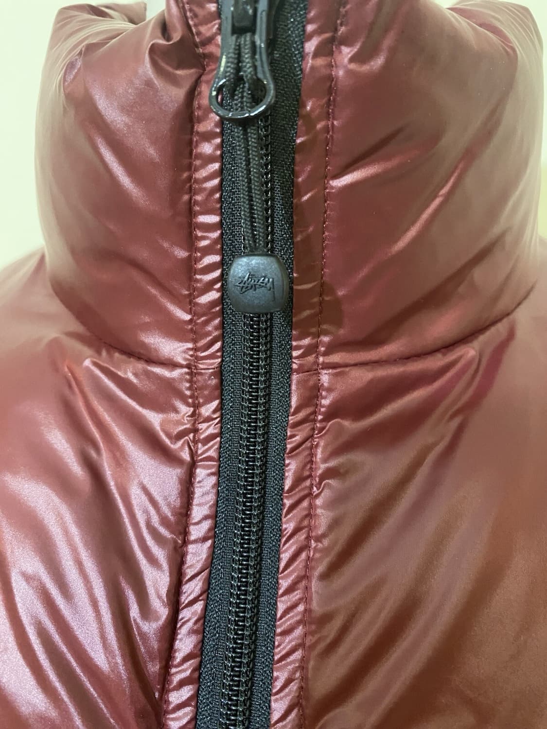 스투시 다운 패딩자켓 와인 레드 상품이미지5