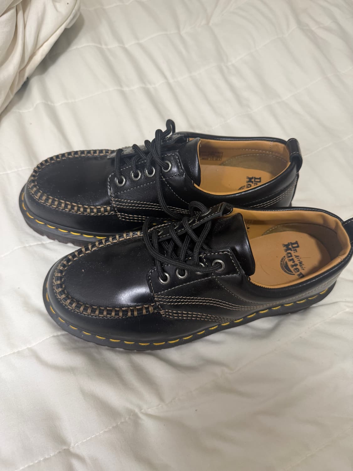 닥터마틴 로웰 레더 목 토 슈즈 블랙 아날린 상품이미지1