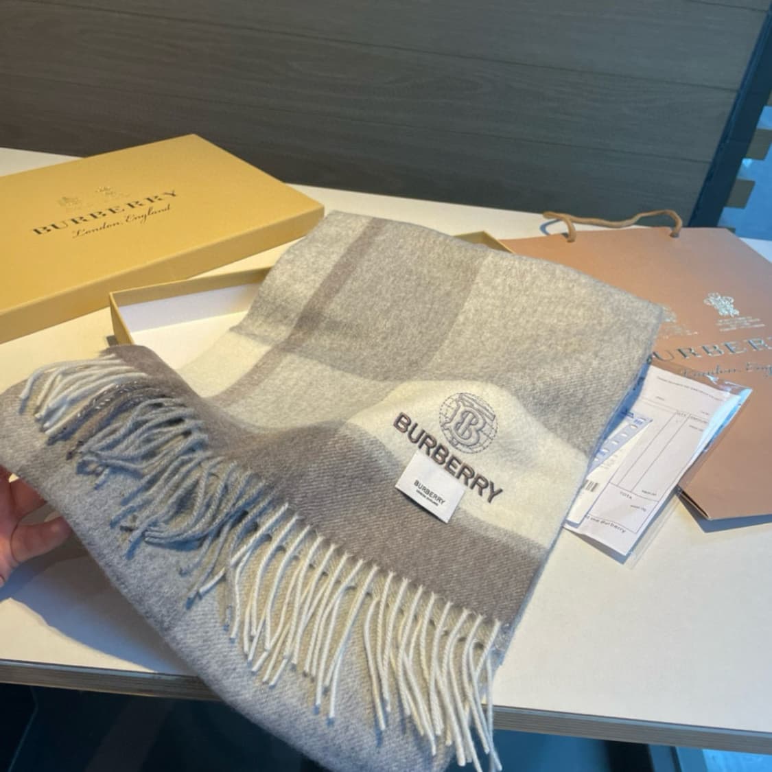 버버리숙녀 리버서블 스카프100% 램스울
 상품이미지4