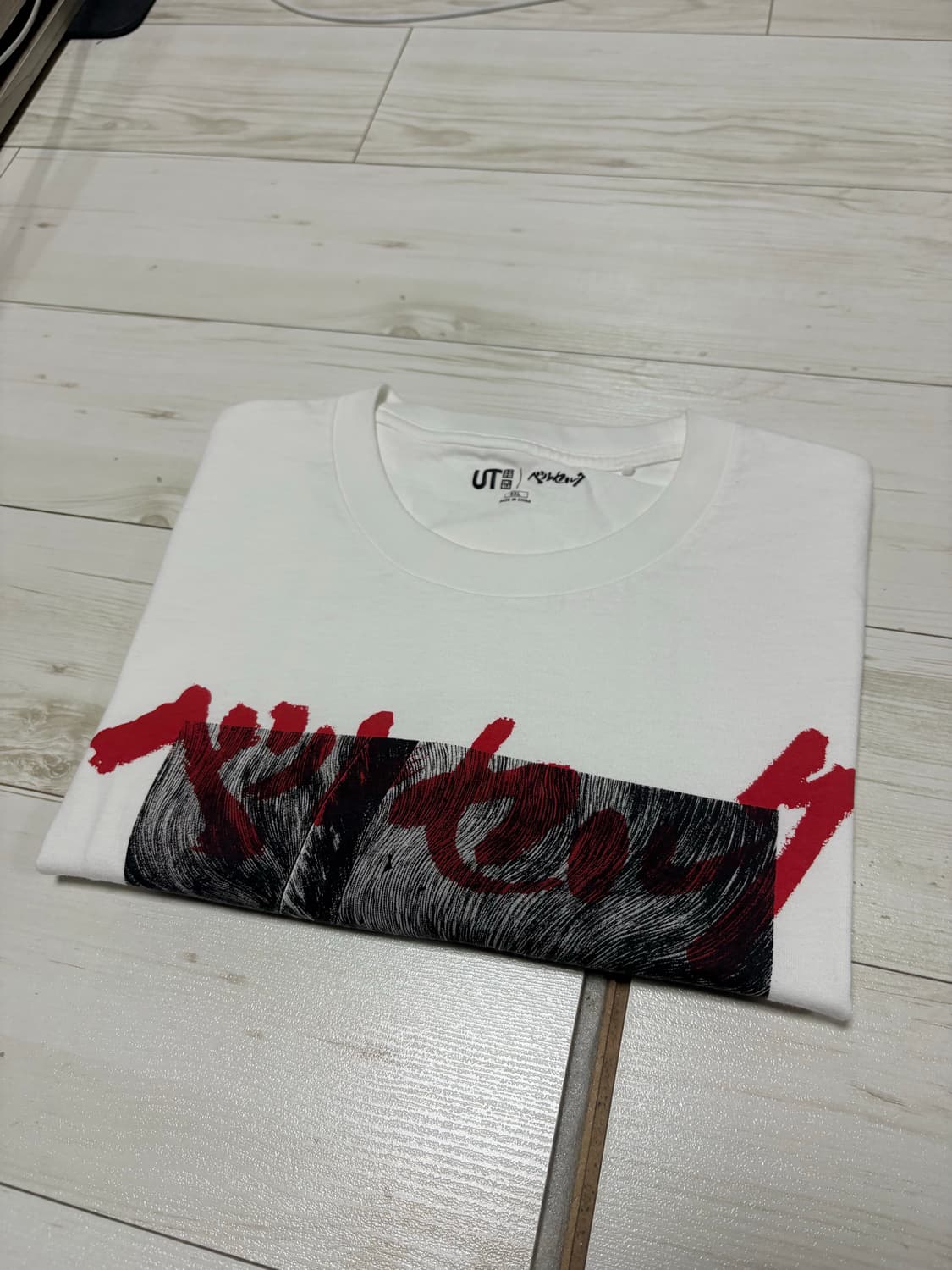 유니클로 베르세르크 티셔츠 2xl 상품이미지2