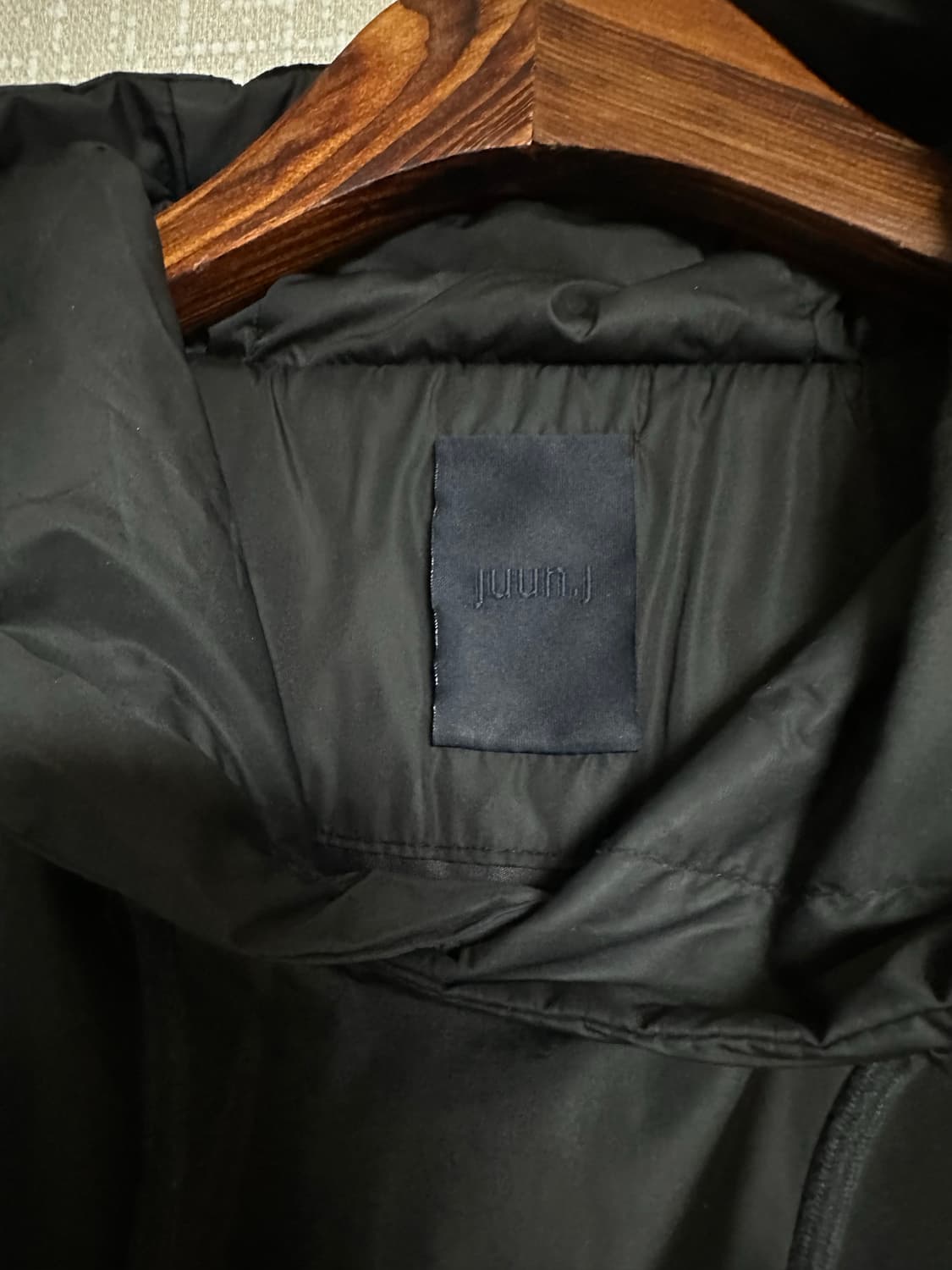 Juun.J의 블랙 후드 롱 코트 상품이미지4