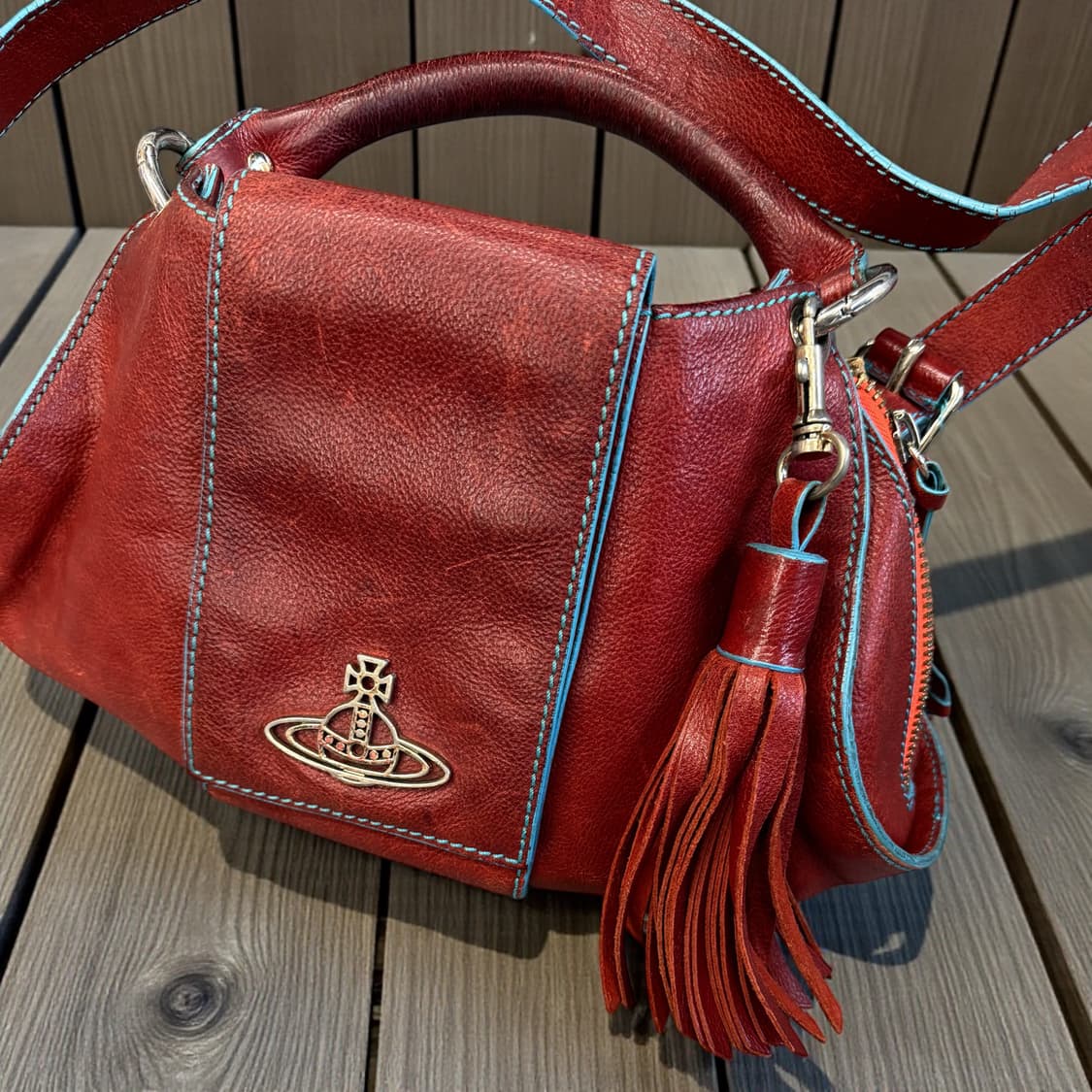 비비안웨스트우드 00AW 로고 플랩 레더 크로스백(토트백) 상품이미지3