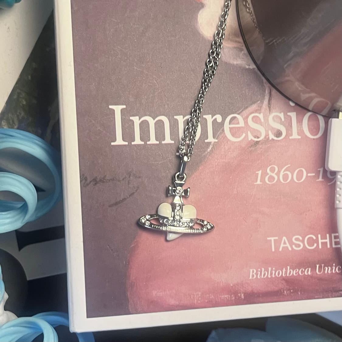 비비안웨스트우드 디아망떼 화이트 목걸이 상품이미지3