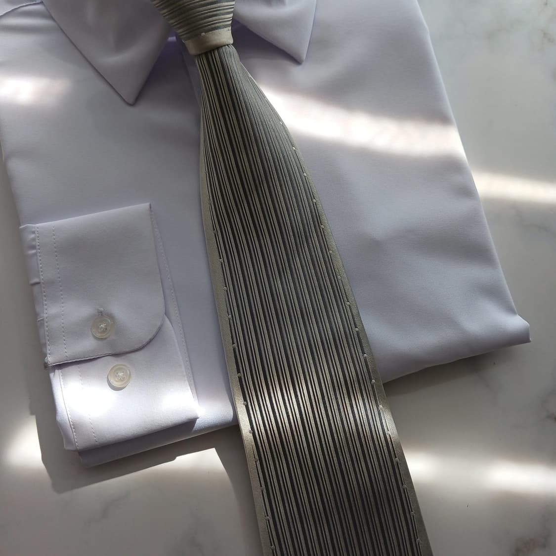밀라숀 실크 실버 스트라이프 넥타이 9.4cm A등급 A18430
 상품이미지5