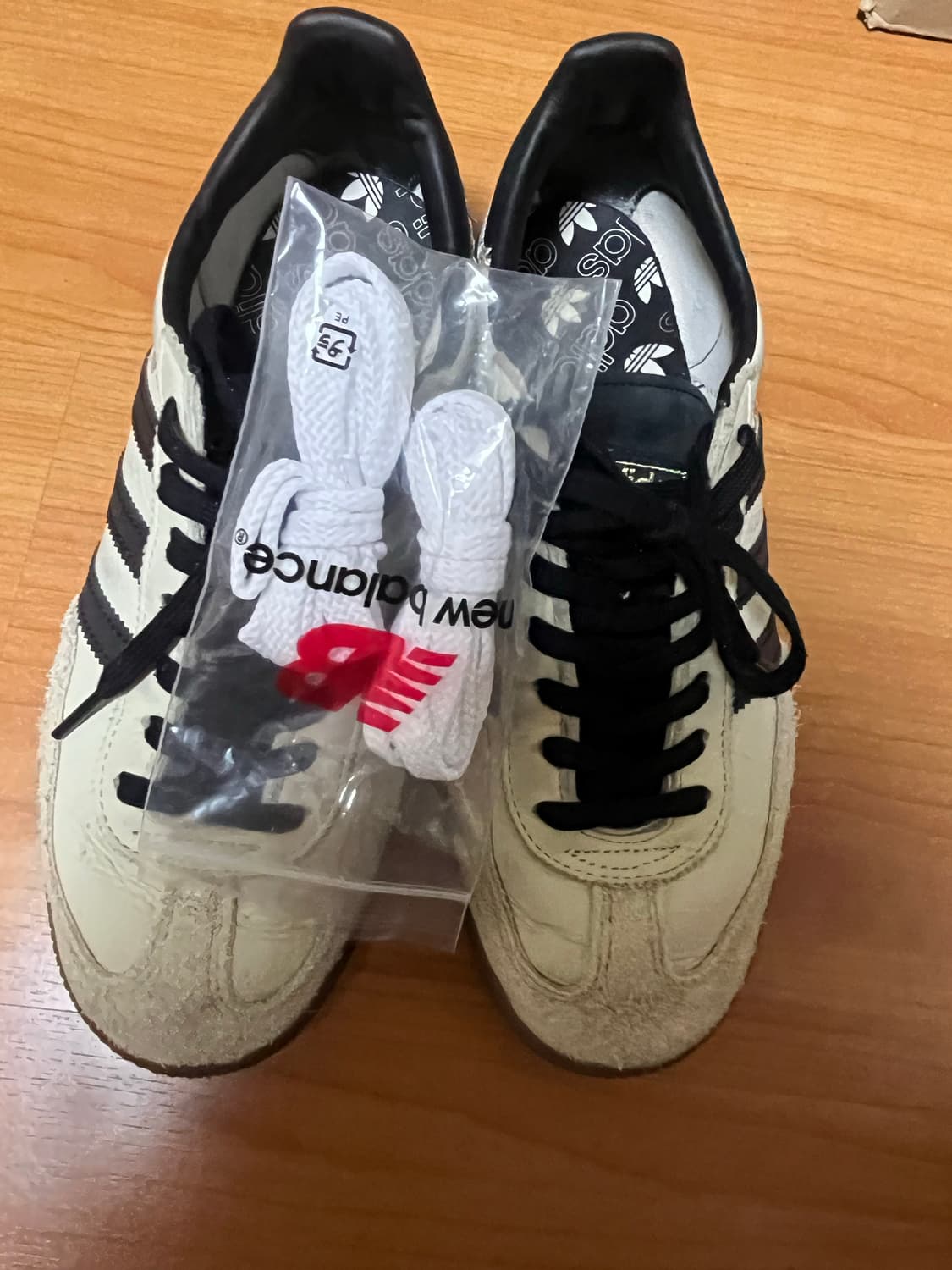 아디다스 스페지알 핸드볼 원더 화이트 코어 블랙 240 상품이미지8