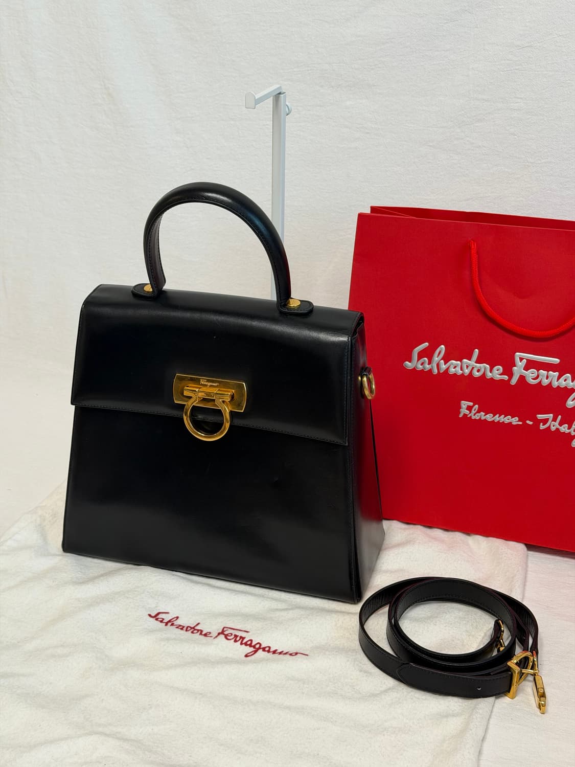 정품 페라가모 블랙 미디움 간치니백 탑핸들백 토트백 핸드백 차정원백 때 상품이미지3