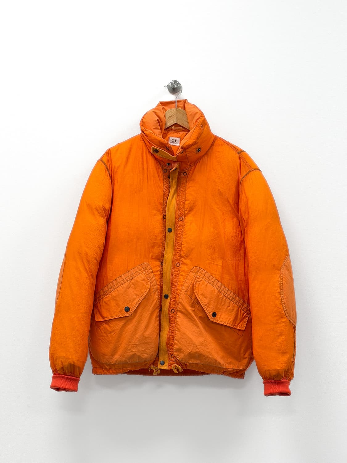 CP컴퍼니 디테쳐블 덕다운 패딩 자켓 오렌지 상품이미지1