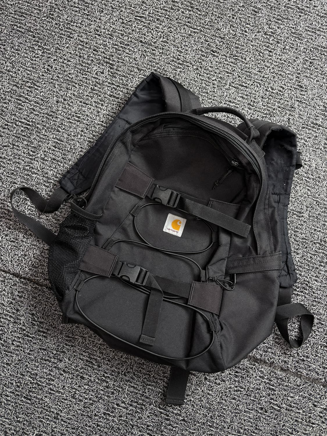 칼하트 WIP 스트링 디테일 킥플립 백팩 2033 상품이미지1