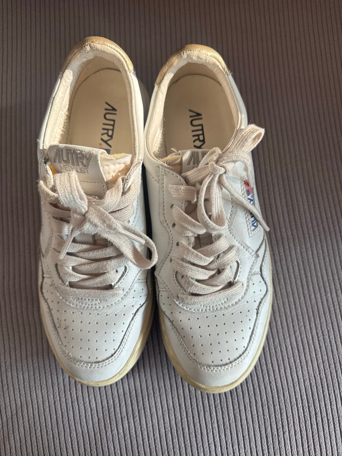 오트리 메달리스트 스니커즈 화이트 39(250) 상품이미지1