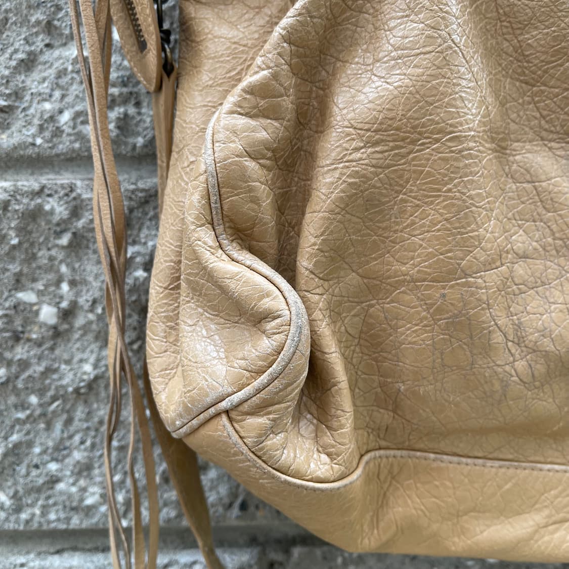 [OS] Balenciaga 레더 베이지 모터백 상품이미지6