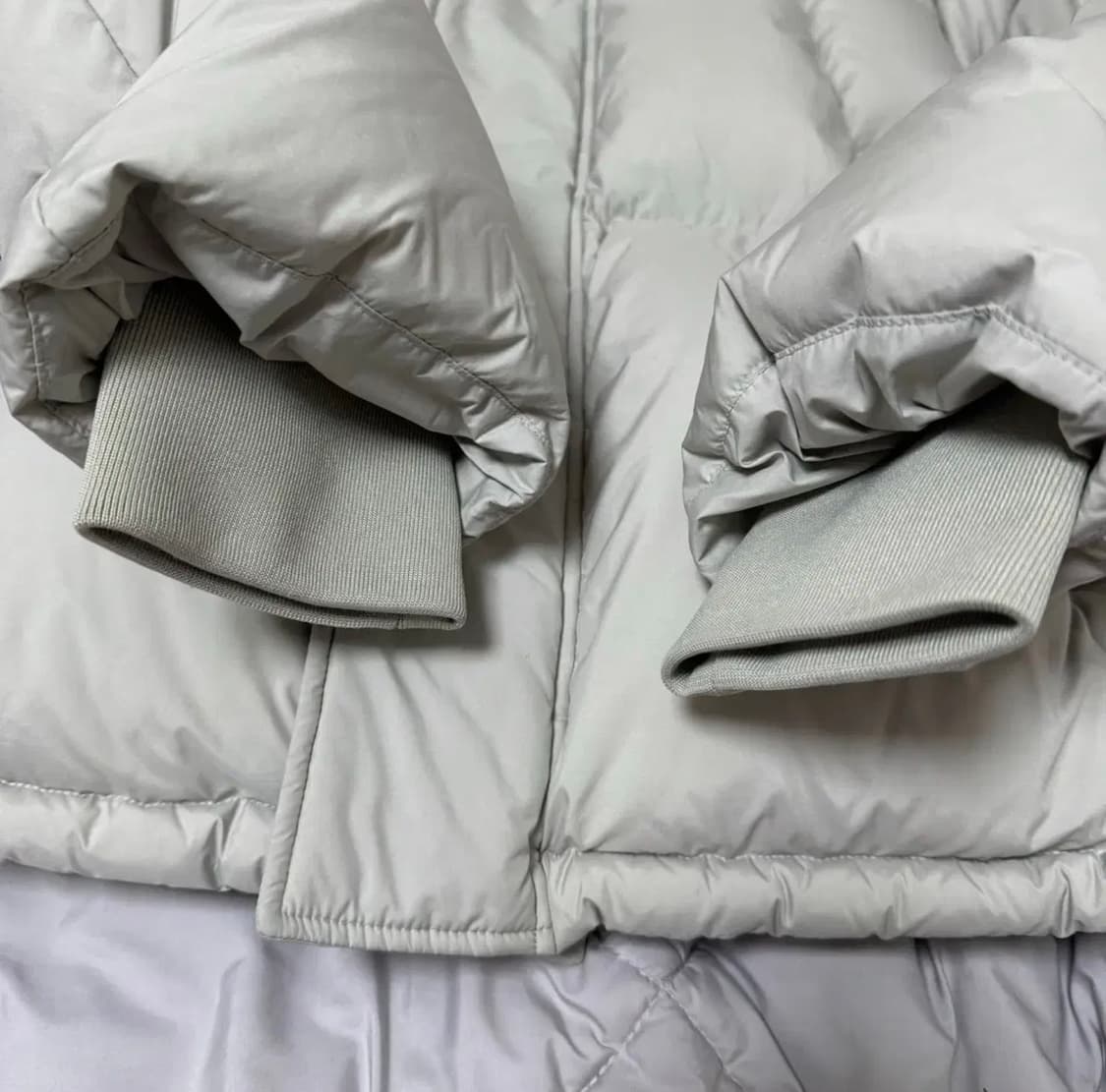 벨리에 크로스 라인 후디드 구스 다운 패딩 s(100~105 추천) 상품이미지5