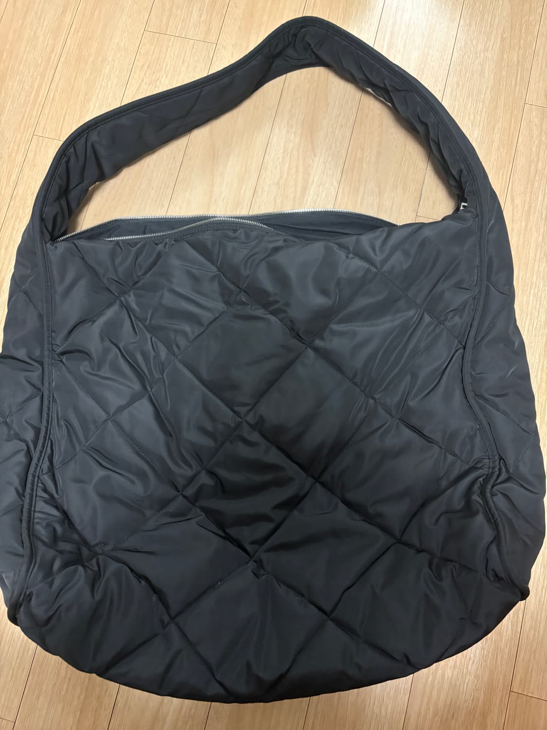 코스 다이아몬드 퀼티드 오버사이즈 숄더백 퀼팅백 상품이미지1